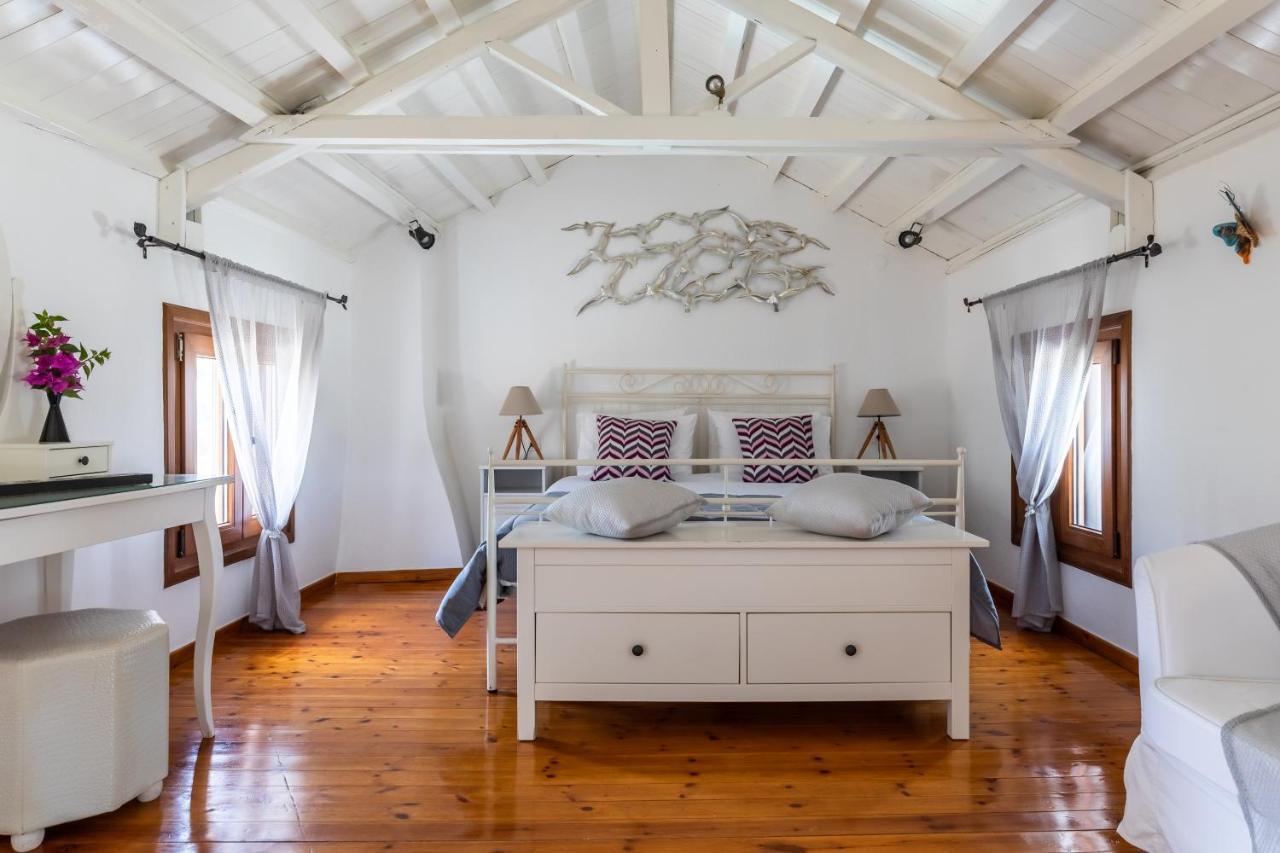 Villa Fotini Kalivi In Raches Panormos  Dış mekan fotoğraf