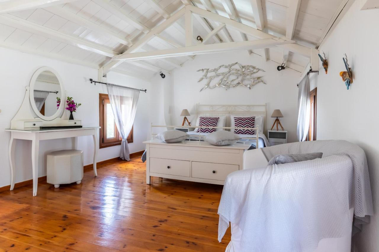 Villa Fotini Kalivi In Raches Panormos  Dış mekan fotoğraf